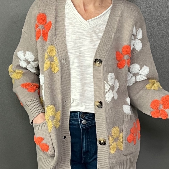 Daisy Cardigan - Picture 1 of 2